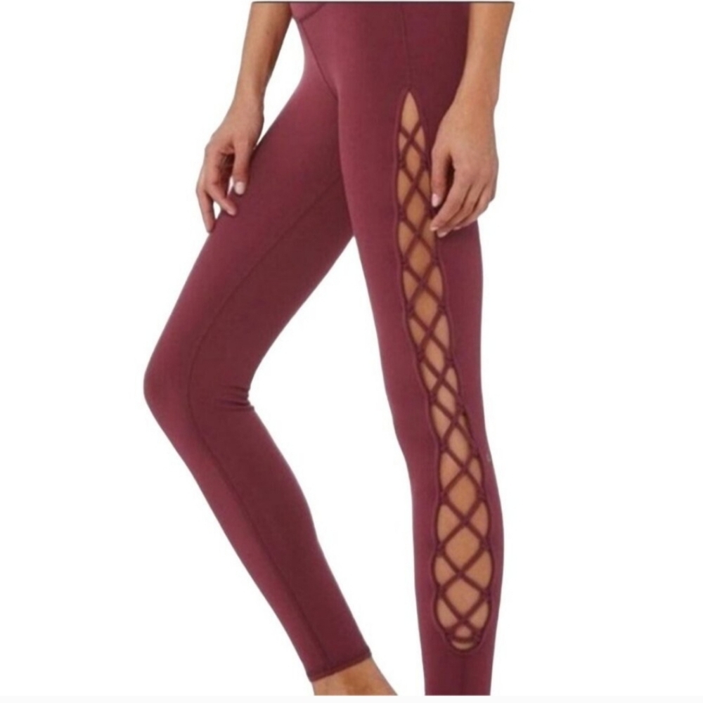 EUC Alo Yoga Merlot Interlace Leggings